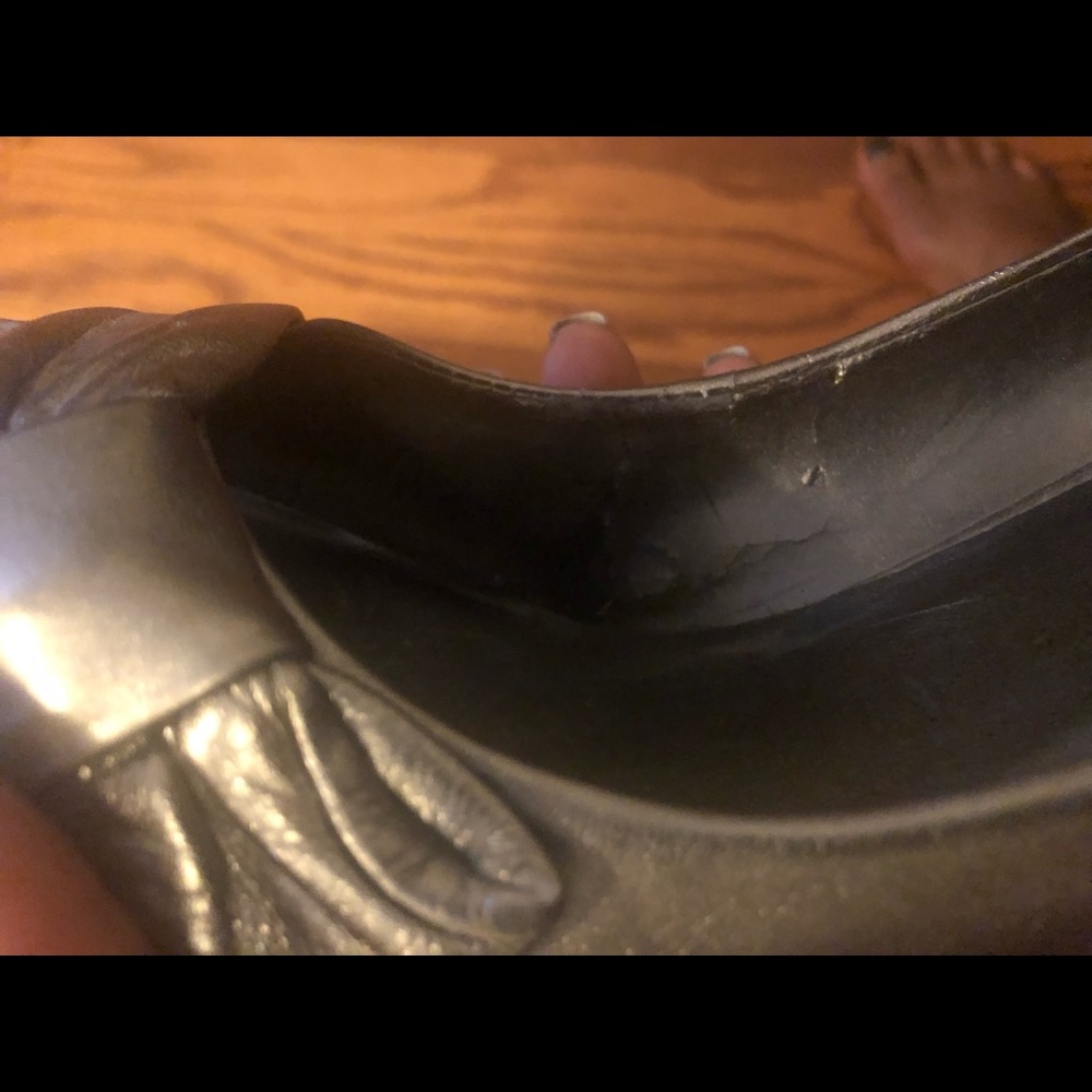 Gently worn silver Nine West heels with a side bow - Picture 5 of 6